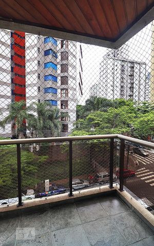 Apartamento para alugar com 156m², 3 quartos e 2 vagasVaranda do Quarto Suíte