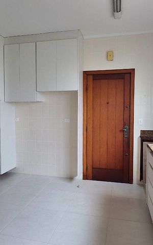 Apartamento para alugar com 156m², 3 quartos e 2 vagasCozinha