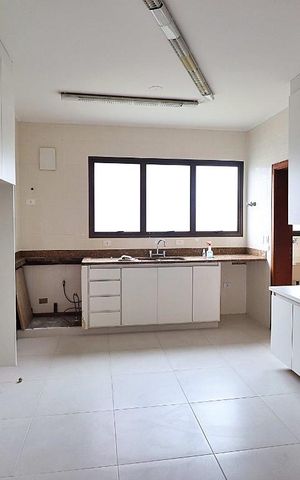 Apartamento para alugar com 156m², 3 quartos e 2 vagasCozinha