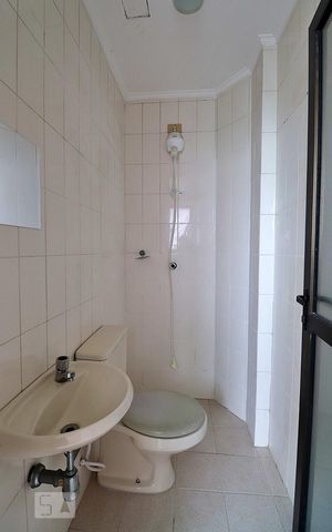 Apartamento para alugar com 156m², 3 quartos e 2 vagasBanheiro de Serviço