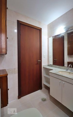 Apartamento para alugar com 156m², 3 quartos e 2 vagasBanheiro da Suíte