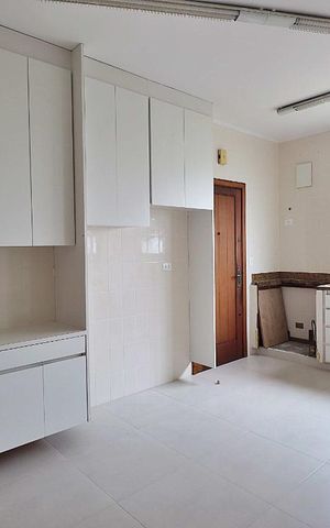 Apartamento para alugar com 156m², 3 quartos e 2 vagasCozinha