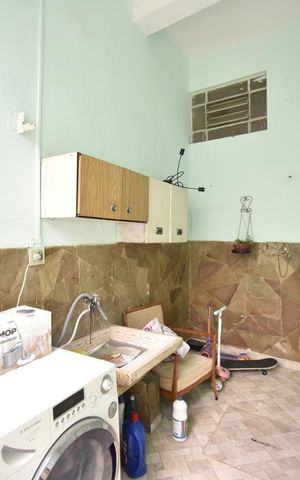 Casa à venda com 300m², 3 quartos e sem vagaÁrea de serviço