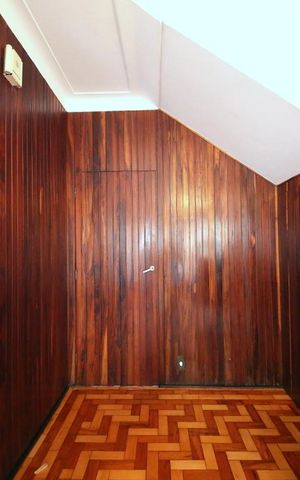 Casa à venda com 191m², 3 quartos e 3 vagasSala