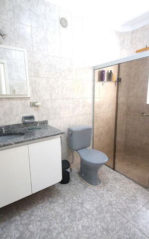 Casa à venda com 191m², 3 quartos e 3 vagasBanheiro