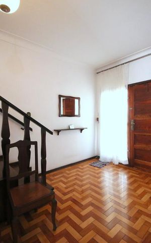 Casa à venda com 191m², 3 quartos e 3 vagasSala