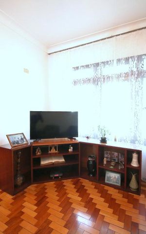 Casa à venda com 191m², 3 quartos e 3 vagasSala