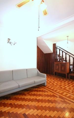 Casa à venda com 191m², 3 quartos e 3 vagasSala