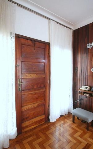 Casa à venda com 191m², 3 quartos e 3 vagasSala - Entrada