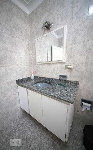 Casa à venda com 191m², 3 quartos e 3 vagasBanheiro