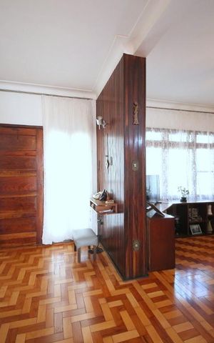 Casa à venda com 191m², 3 quartos e 3 vagasSala - Entrada