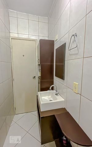 Casa de condomínio para alugar com 160m², 2 quartos e 1 vagaBanheiro da Suite