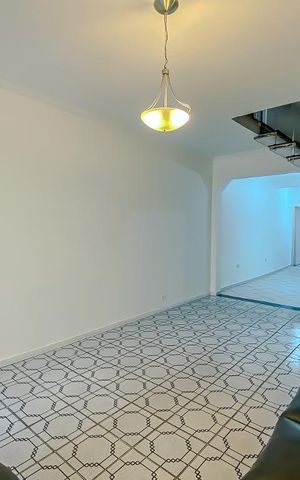 Casa de condomínio para alugar com 160m², 2 quartos e 1 vagaSala