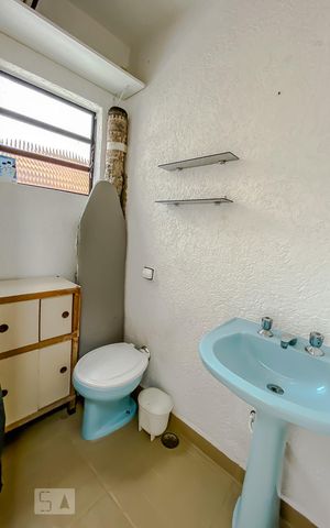 Casa de condomínio para alugar com 160m², 2 quartos e 1 vagaBanheiro da Varanda
