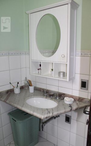 Casa à venda com 380m², 3 quartos e 4 vagasBanheiro