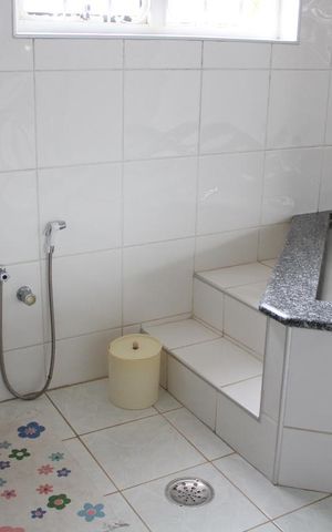 Casa à venda com 380m², 3 quartos e 4 vagasBanheiro da Suíte
