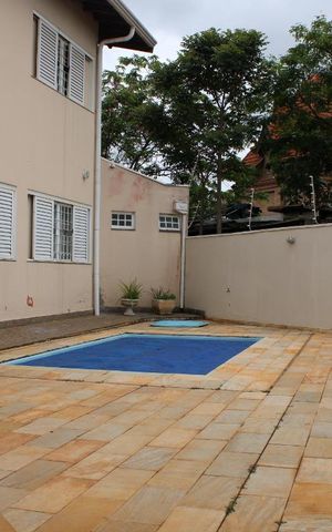Casa à venda com 380m², 3 quartos e 4 vagasPiscina