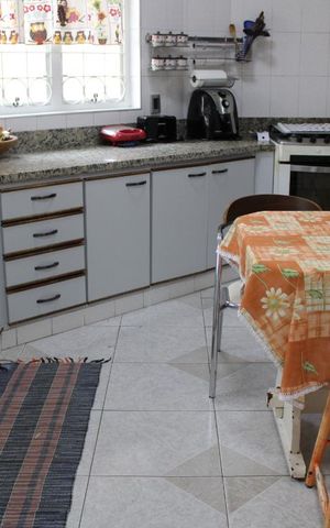 Casa à venda com 380m², 3 quartos e 4 vagasCozinha - Armários