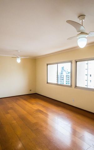 Apartamento à venda com 132m², 4 quartos e 1 vaga Apartamento à venda com 132m², 4 quartos e 1 vagaSala