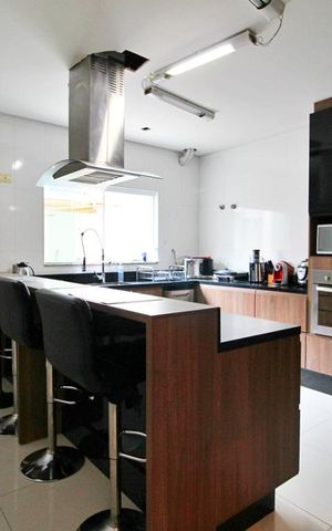 Casa à venda com 198m², 3 quartos e 3 vagasCozinha