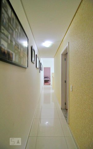 Casa à venda com 198m², 3 quartos e 3 vagasCorredor