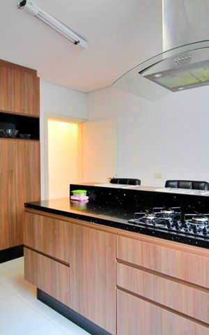 Casa à venda com 198m², 3 quartos e 3 vagasCozinha
