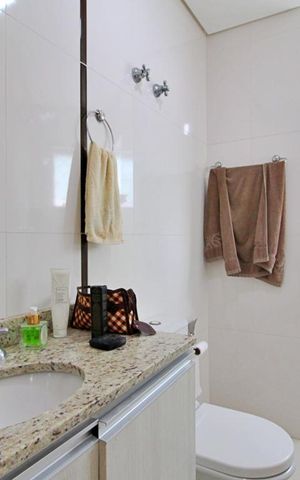 Casa à venda com 198m², 3 quartos e 3 vagasBanheiro da Suíte 1