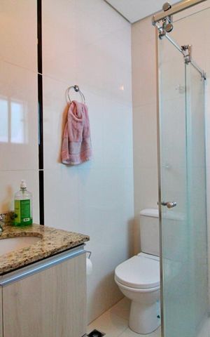 Casa à venda com 198m², 3 quartos e 3 vagasBanheiro da Suíte 2
