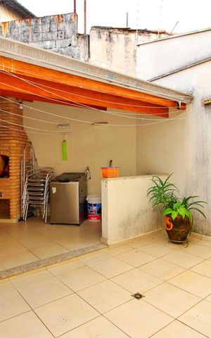 Casa à venda com 198m², 3 quartos e 3 vagasÁrea de Serviço / Quintal