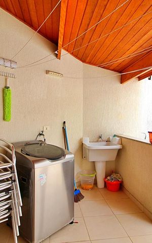 Casa à venda com 198m², 3 quartos e 3 vagasÁrea de Serviço