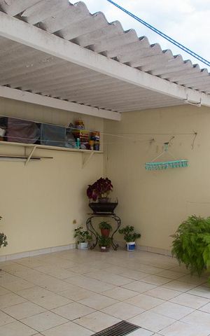 Casa à venda com 146m², 3 quartos e 2 vagasQuintal