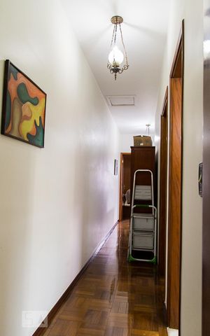 Casa à venda com 146m², 3 quartos e 2 vagasCorredor