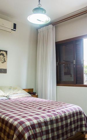Casa à venda com 146m², 3 quartos e 2 vagasSuíte