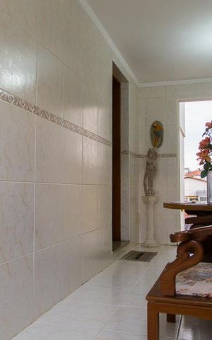 Casa à venda com 146m², 3 quartos e 2 vagasCorredor