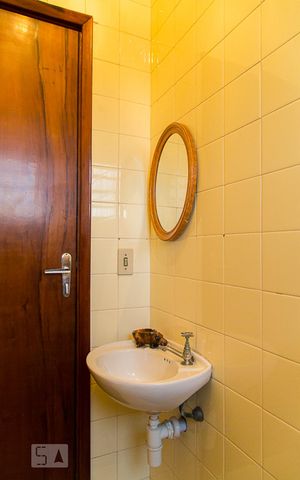 Casa à venda com 146m², 3 quartos e 2 vagasBanheiro de serviço