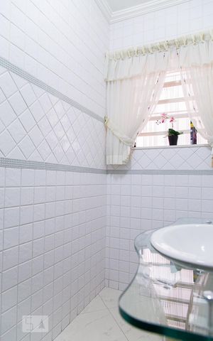 Casa à venda com 146m², 3 quartos e 2 vagasLavabo