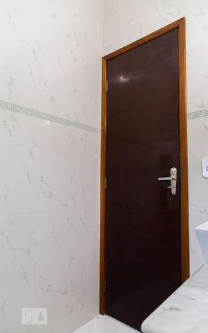 Casa à venda com 146m², 3 quartos e 2 vagasBanheiro da suíte