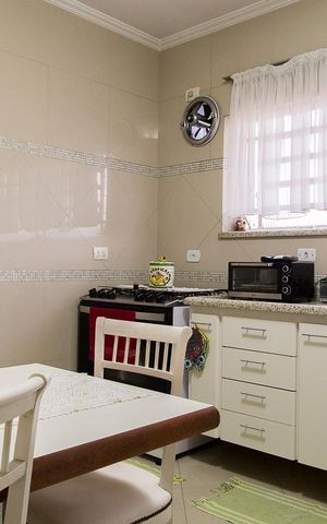Casa à venda com 146m², 3 quartos e 2 vagasCozinha