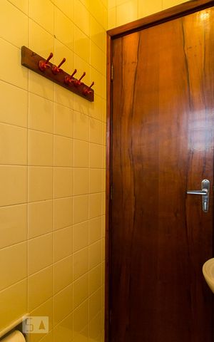 Casa à venda com 146m², 3 quartos e 2 vagasBanheiro de serviço