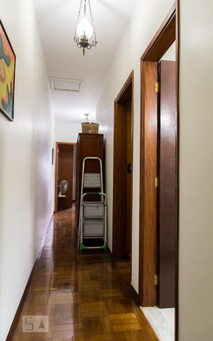 Casa à venda com 146m², 3 quartos e 2 vagasCorredor