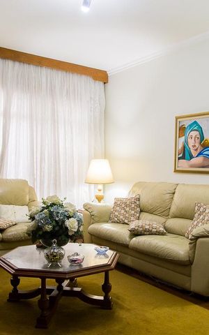 Casa à venda com 146m², 3 quartos e 2 vagasSala