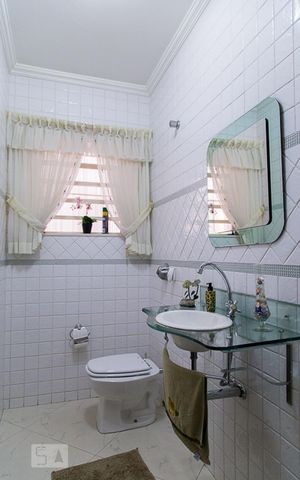 Casa à venda com 146m², 3 quartos e 2 vagasLavabo