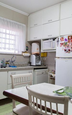 Casa à venda com 146m², 3 quartos e 2 vagasCozinha