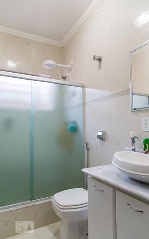 Casa à venda com 146m², 3 quartos e 2 vagasBanheiro social