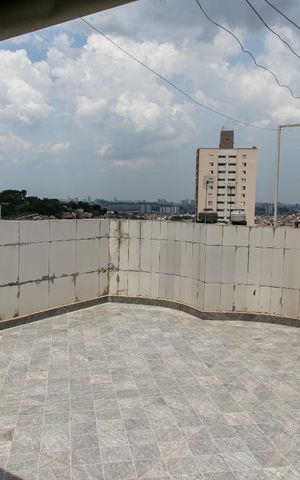 Casa à venda com 100m², 3 quartos e 2 vagas Casa à venda com 100m², 3 quartos e 2 vagasQuintal