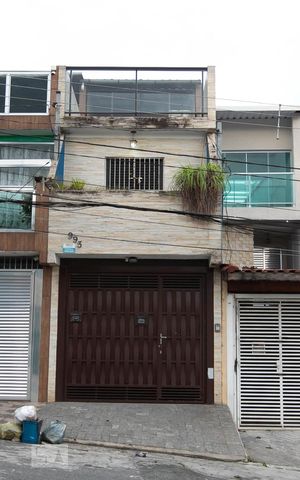 Casa à venda com 175m², 3 quartos e 2 vagasFachada