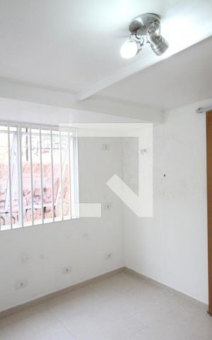 Casa para alugar com 60m², 1 quarto e sem vagaSuíte