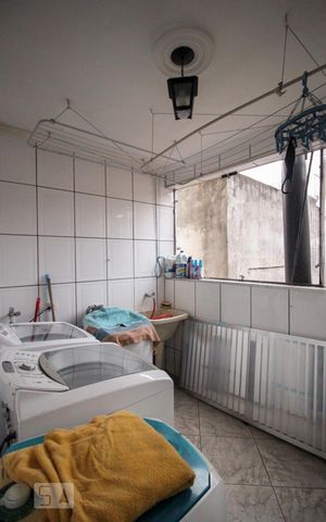 Casa à venda com 159m², 4 quartos e 1 vagaÁrea de Serviço