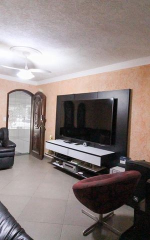 Casa à venda com 159m², 4 quartos e 1 vagaSala