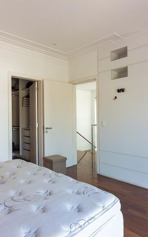 Casa de condomínio à venda com 490m², 4 quartos e 6 vagasSuíte 1